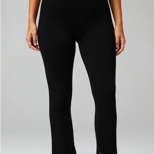 Cloud Seamless High-Waisted Split Flare: Fabletics. Size S, Brand new (tags on).